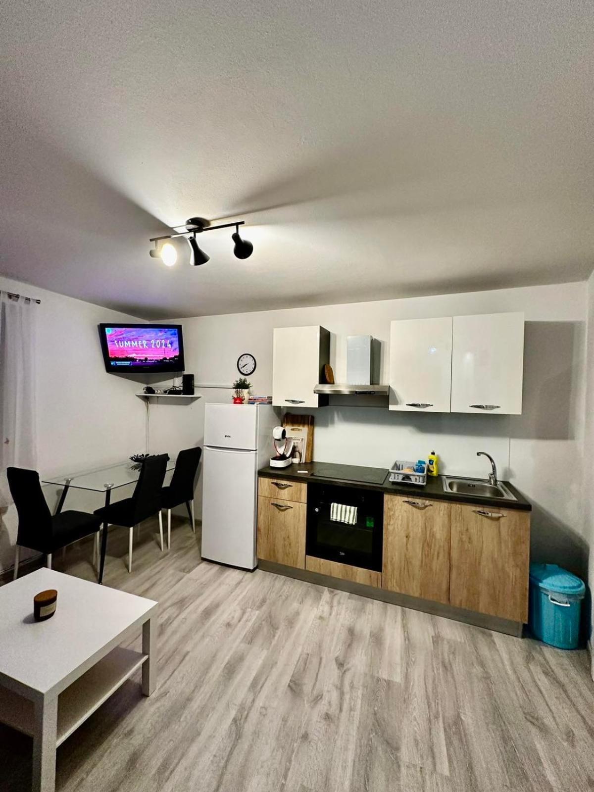 Apartma Jugo Копер Екстериор снимка
